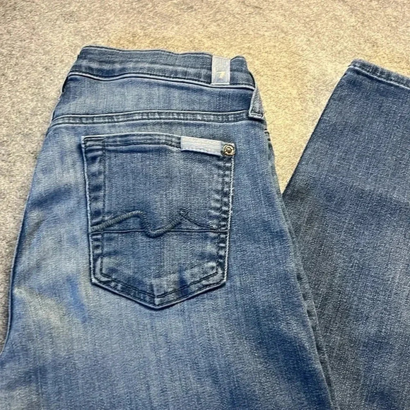 7 for all Mankind Roxanne Ankle Crop, Medium Wash.  27*26. - Picture 6 of 11